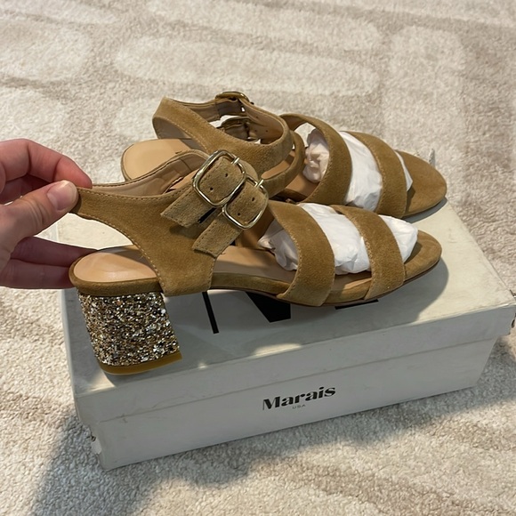 •For Love & Lemons• Sandals - Picture 3 of 8